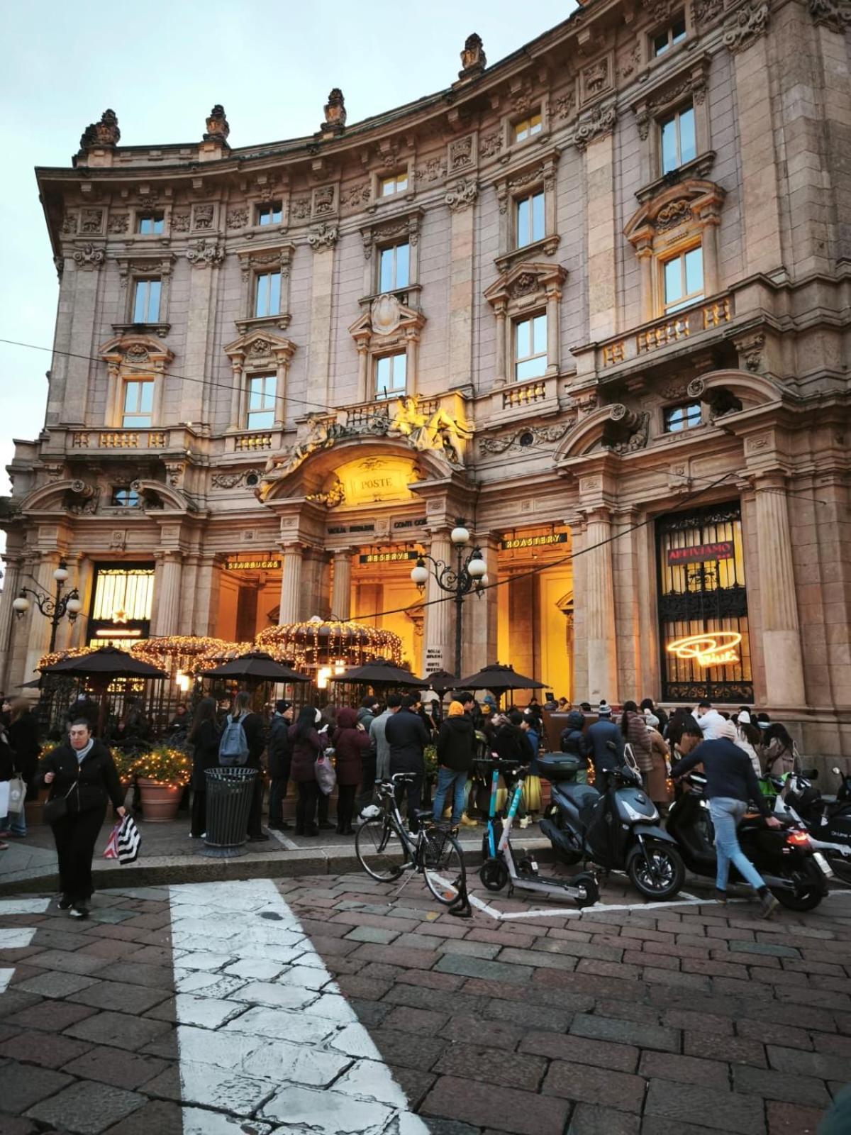 Peony House - 10 Min Duomo Leilighet Milano Eksteriør bilde